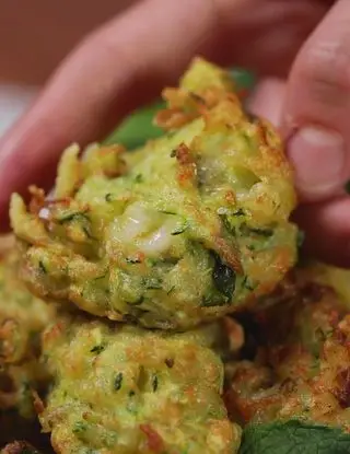 Ricetta Frittelle di zucchine e mozzarella di altacucina