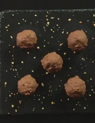 Ricetta Cioccolatini "Rocher" fatti in casa di altacucina