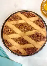 Ricetta Crostata al caramello, miele e noci pecan