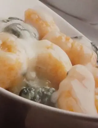 Ricetta Gnocchi di zucca e spinaci con salsa al taleggio di manu1987