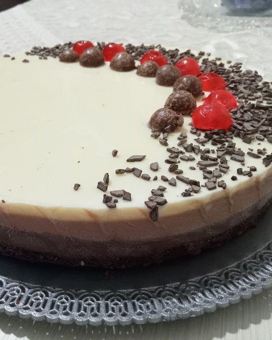 Torta ai tre cioccolati