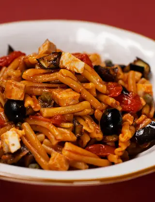 Ricetta Casarecce con pesce spada, melanzane capperi e olive di pastagarofalo