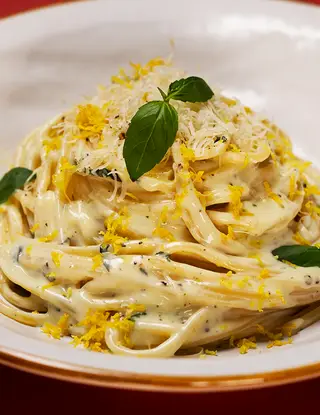 Ricetta Spaghetti alla chitarra limone e Provolone del Monaco di pastagarofalo