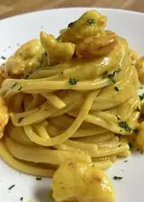 Ricetta Spaghettoni con gamberi, curcuma e curry