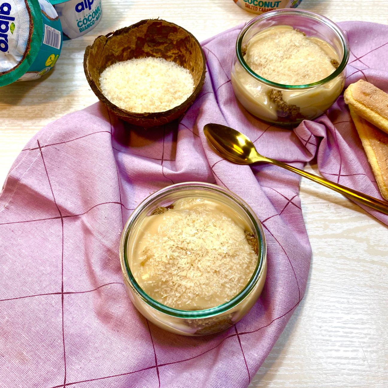 Tiramisù vegetale al cocco e caramello