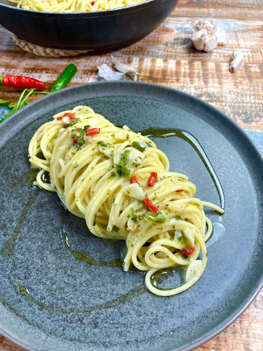 Spaghetti aglio olio e peperoncino