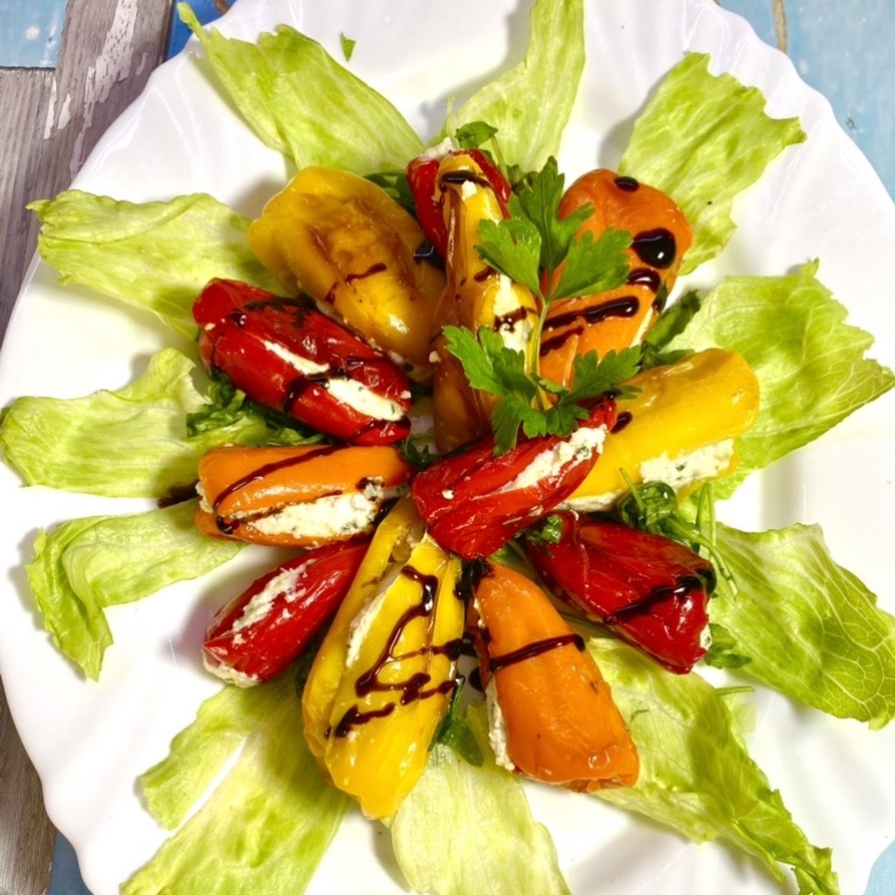 Mini peperoni ripieni al formaggio aromatico