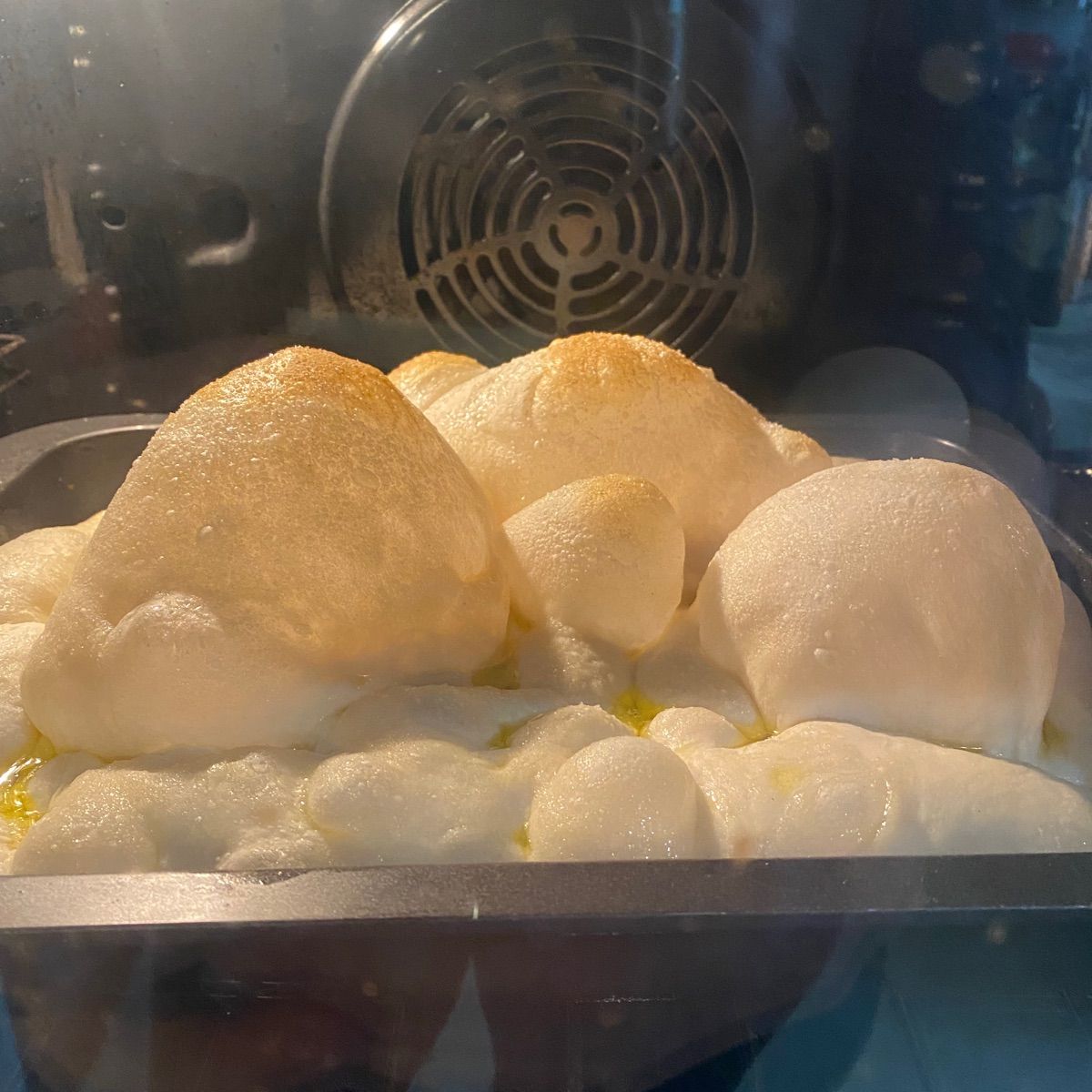 Focaccia con bollicine giganti di Animaincucina