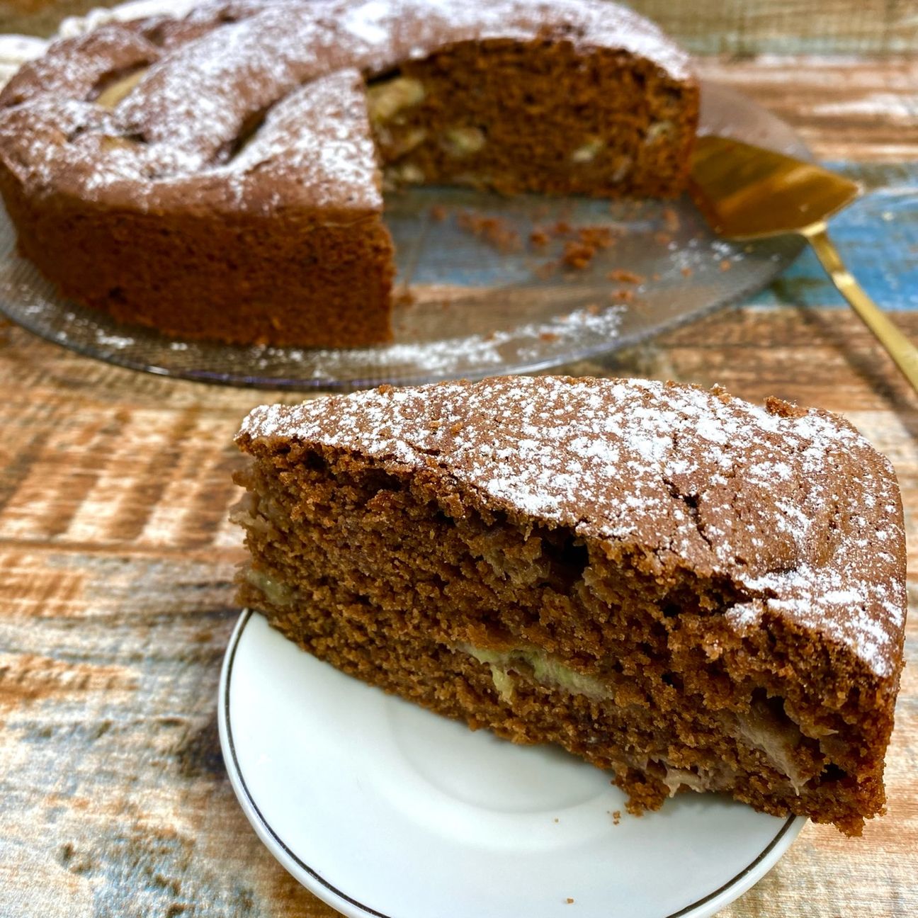 Torta semplice con babane e cioccolato