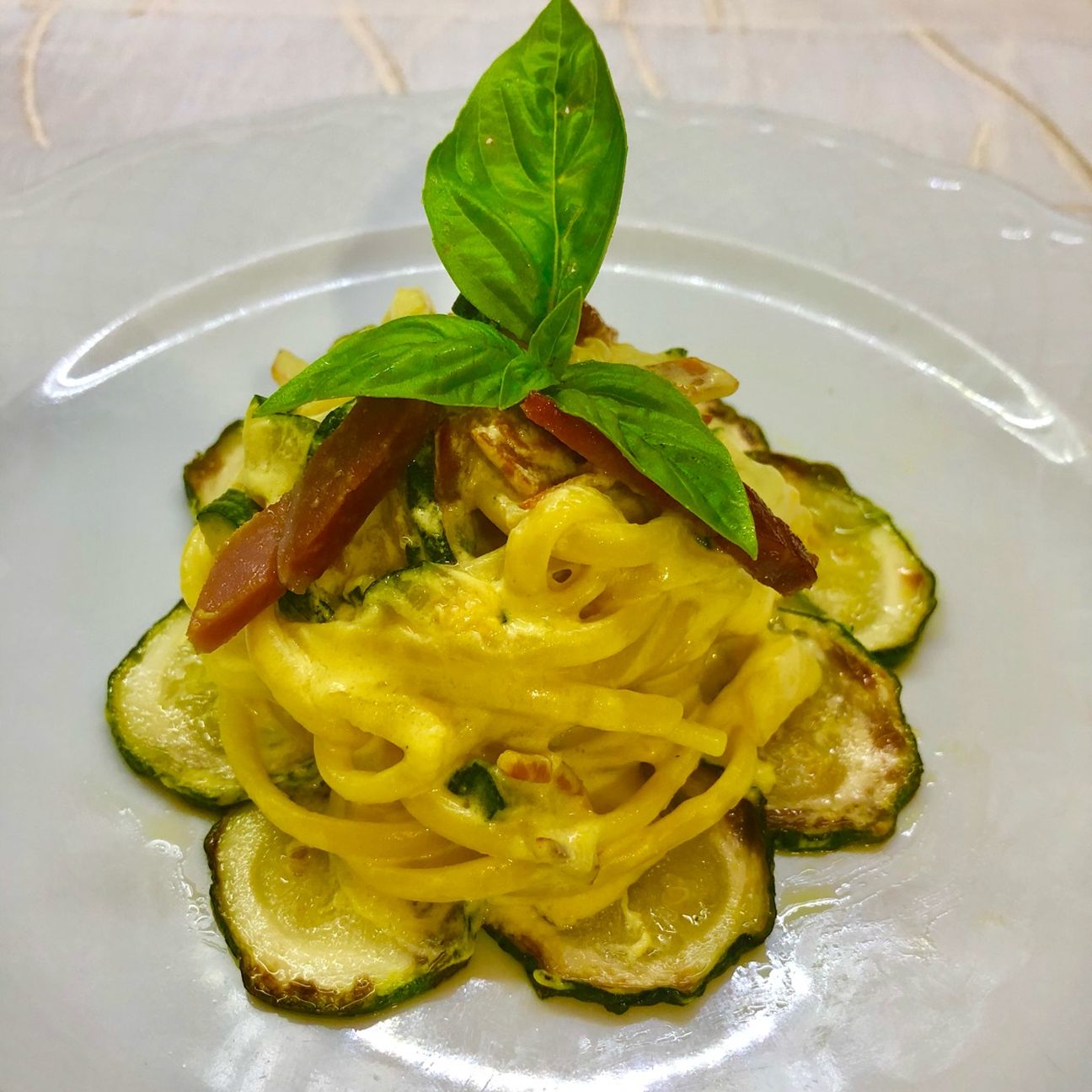 Bavete speck zucchine e zafferano