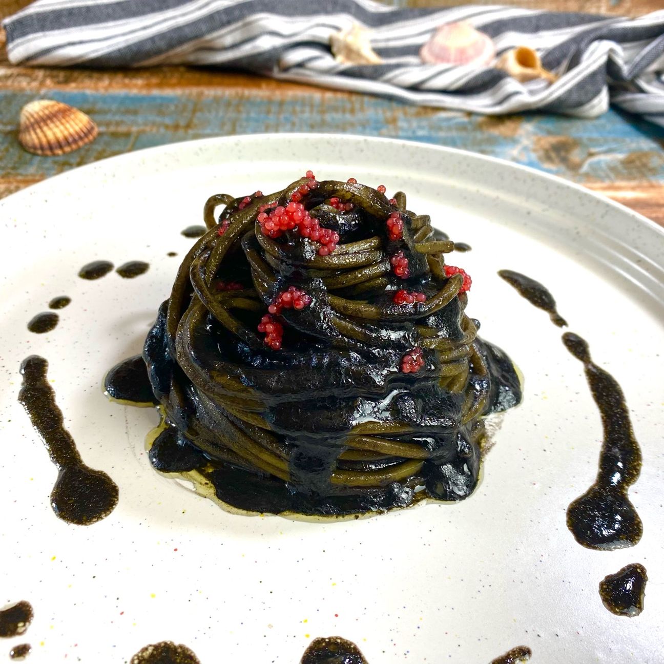 Spaghetti con alici e nero di seppia