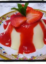 Ricetta Crema di Latte con Coulis alle Fragole