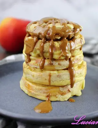 Ricetta Sandwich-pancake alle mele rosse e crema di mandorle  di lucianaincucina