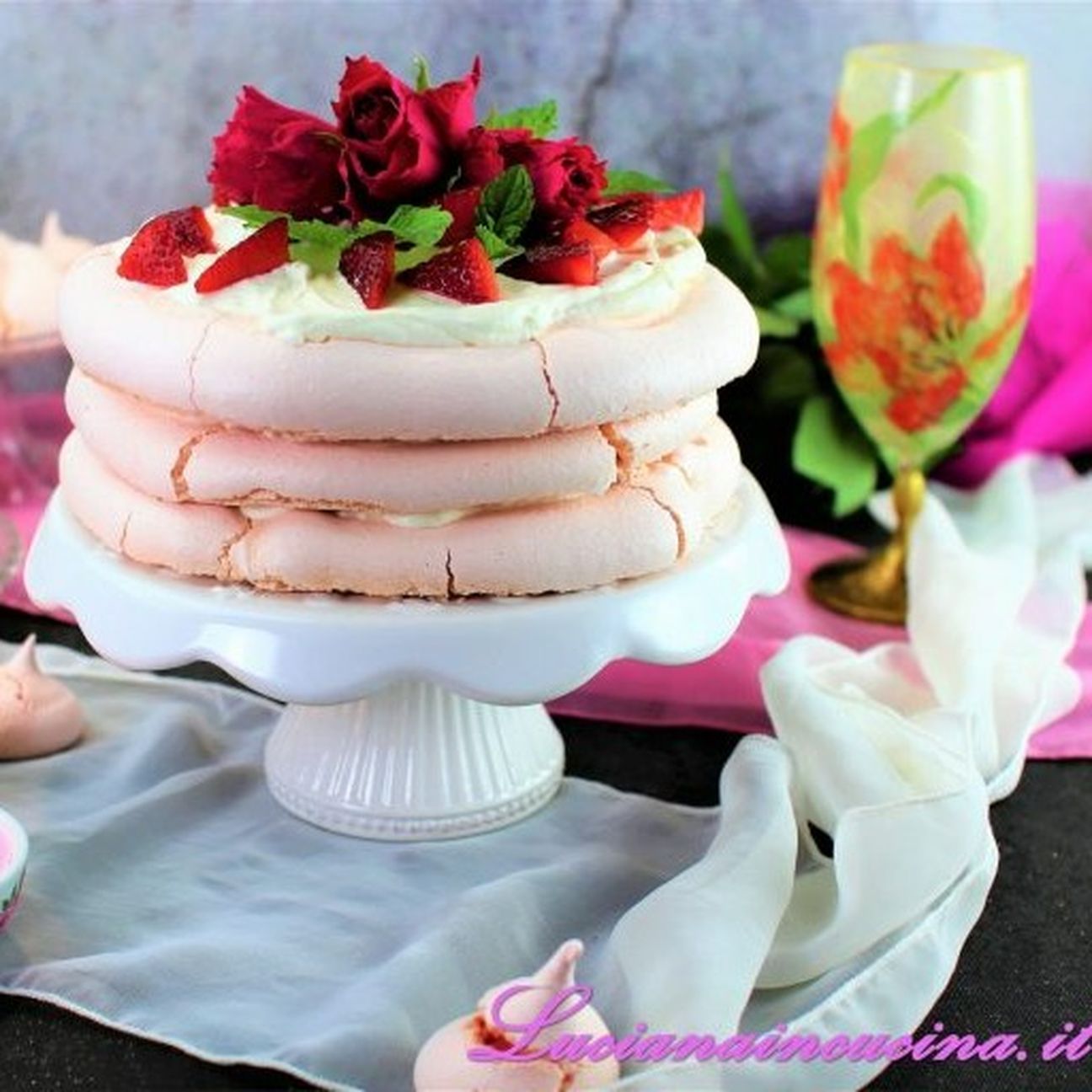 Pavlova alla frutta