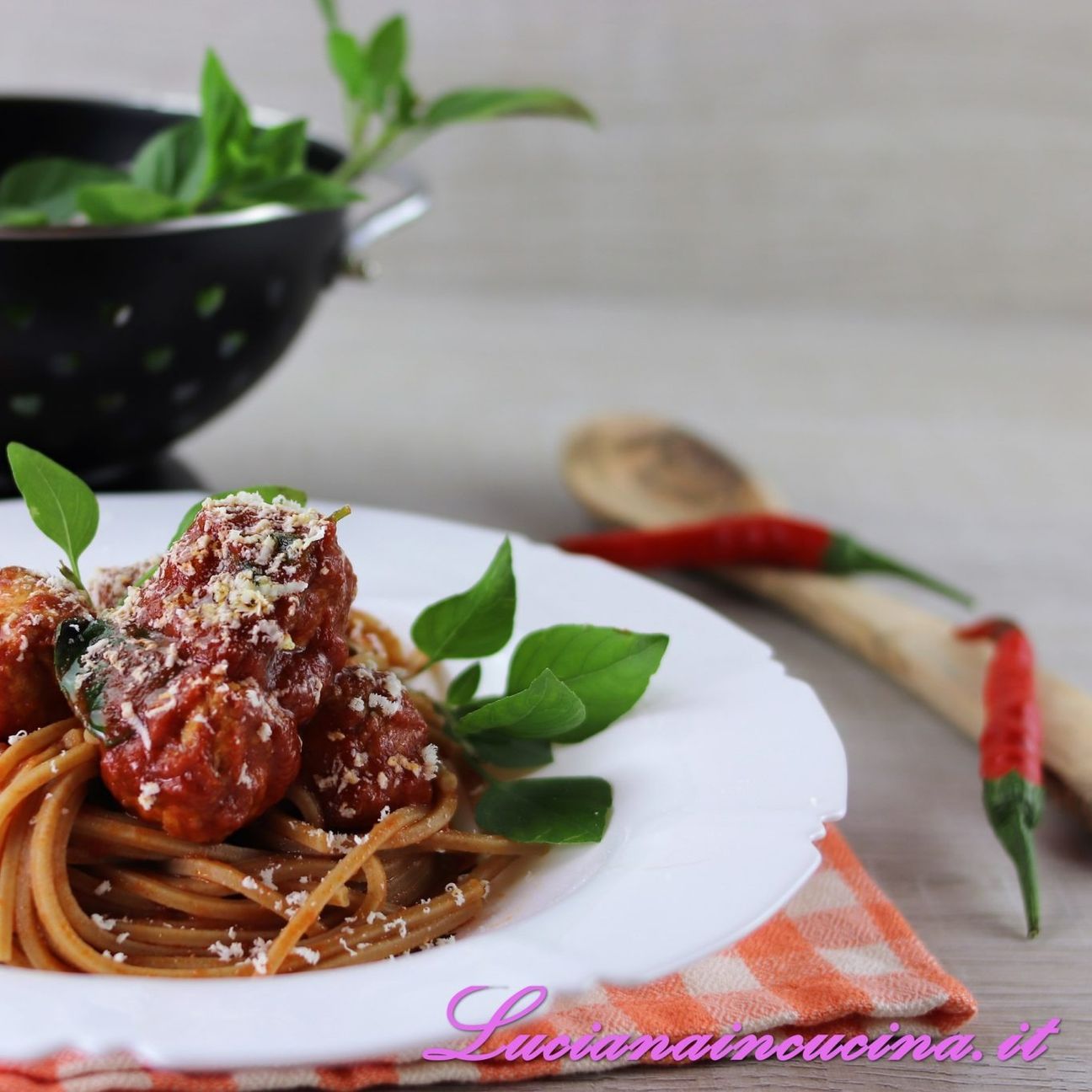 Pasta con polpette vegetariane