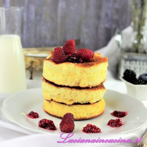 Fluffy pancakes ai lamponi