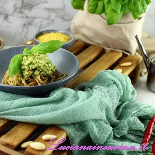 Spaghetti con sugo vegano di porri