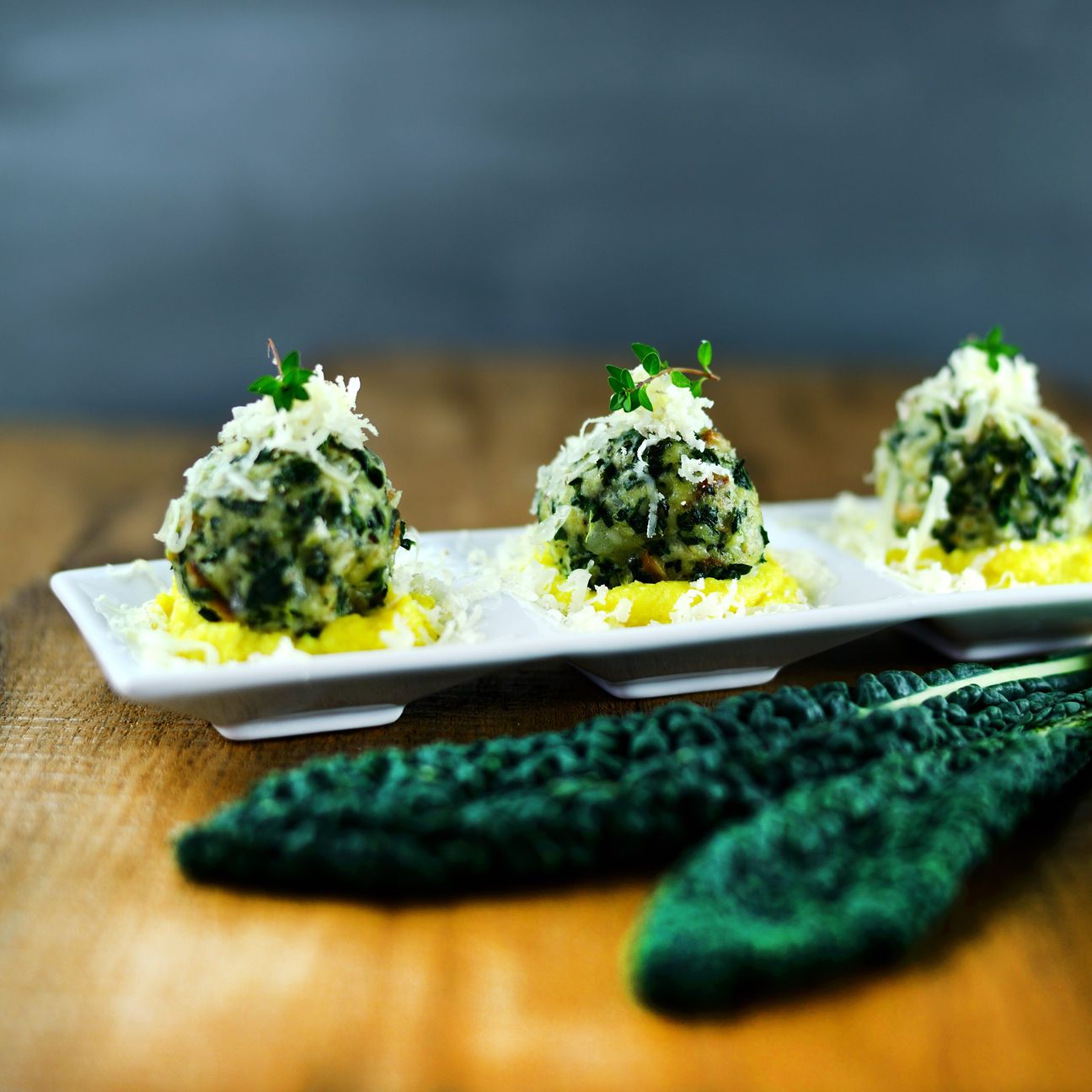 Canederli di cavolo nero con maionese di cavolfiore