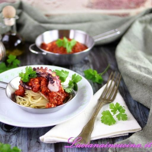 spaghetti cremosi al ragù di polpo