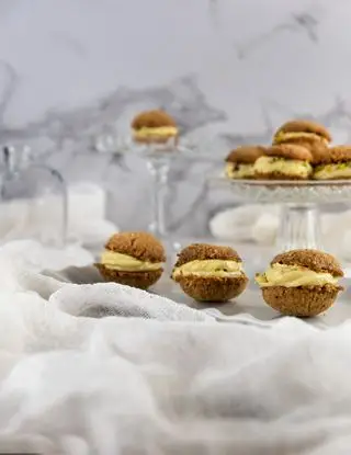 Ricetta Baci alla nocciola con crema al pistacchio di lucianaincucina