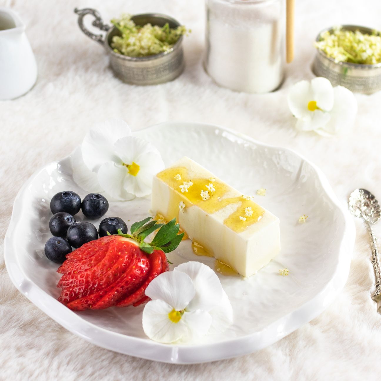 Panna cotta ai fiori di sambuco