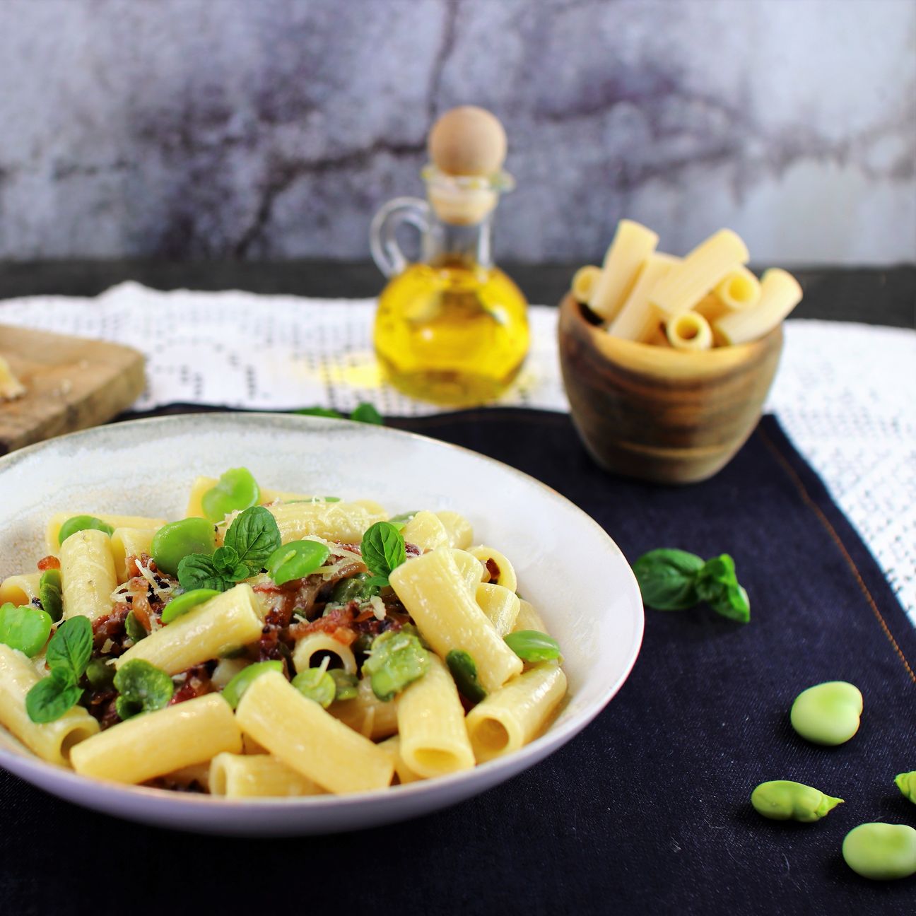 Pasta fave e pecorino