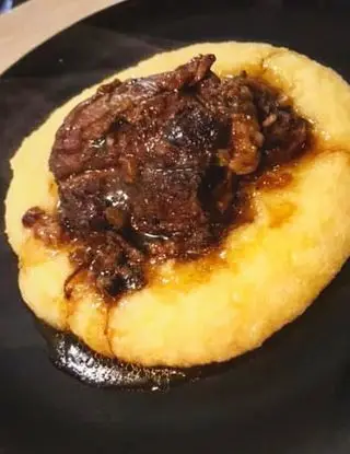 Ricetta Guancia brasata in pentola a pressione e polenta di viola1