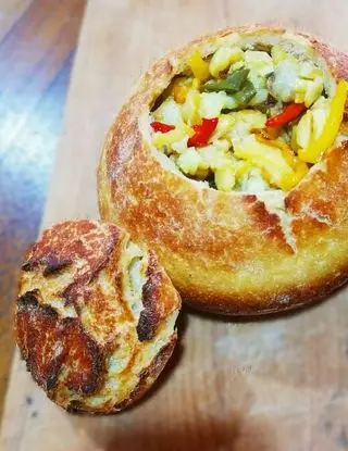 Ricetta Pane ripieno di patate 'mpacchiuse, peperoni e cipolla di Tropea di Mary_cookinglab