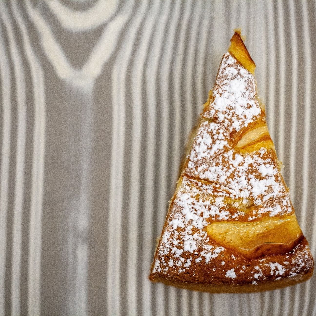 Torta di mele caramellate alla cannella