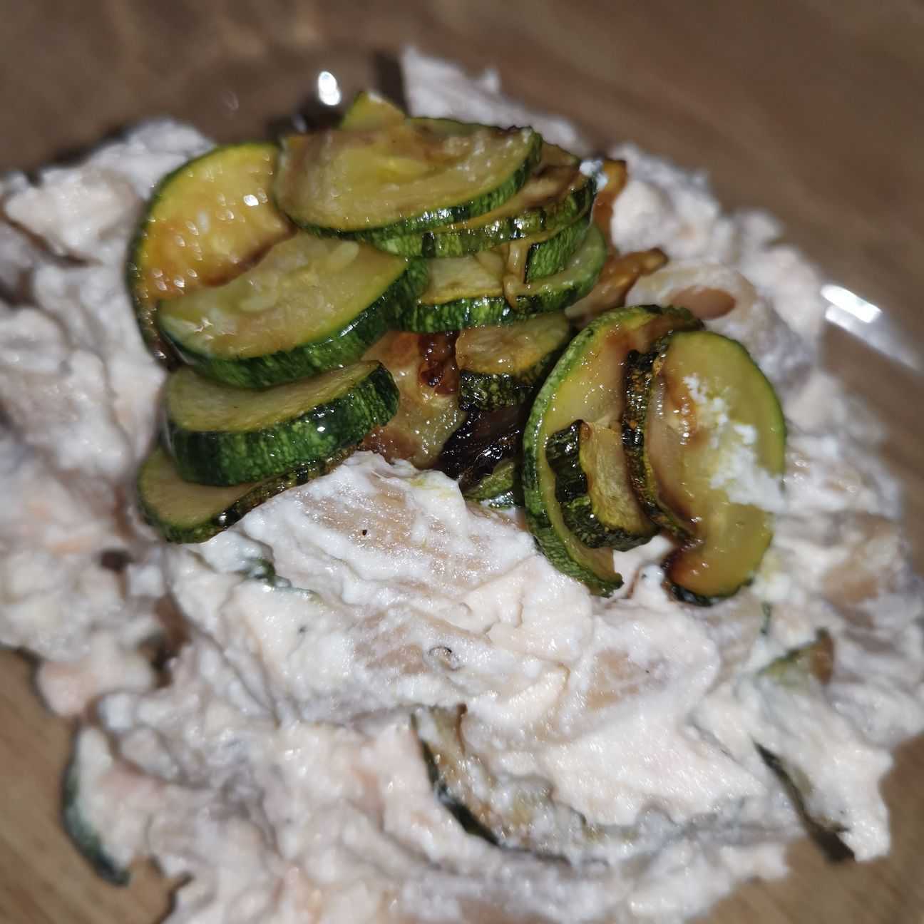 Pasta zucchine, ricotta e salmone