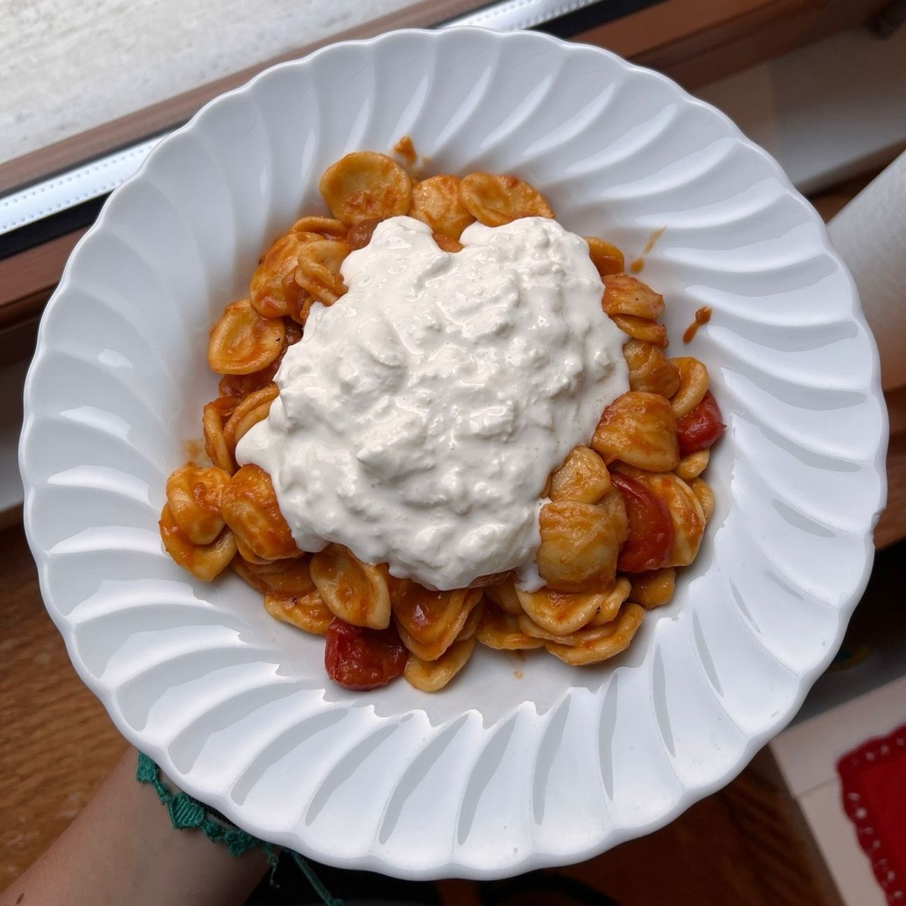 Orecchiette pomodorini confit e stracciatella