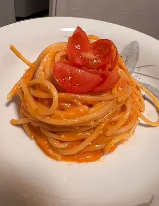 Ricetta Spaghetti con crema di pomodorini confit e burrata di aras.cazzaniga