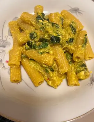 Ricetta Pasta zucchine, zafferano e ricotta di aras.cazzaniga