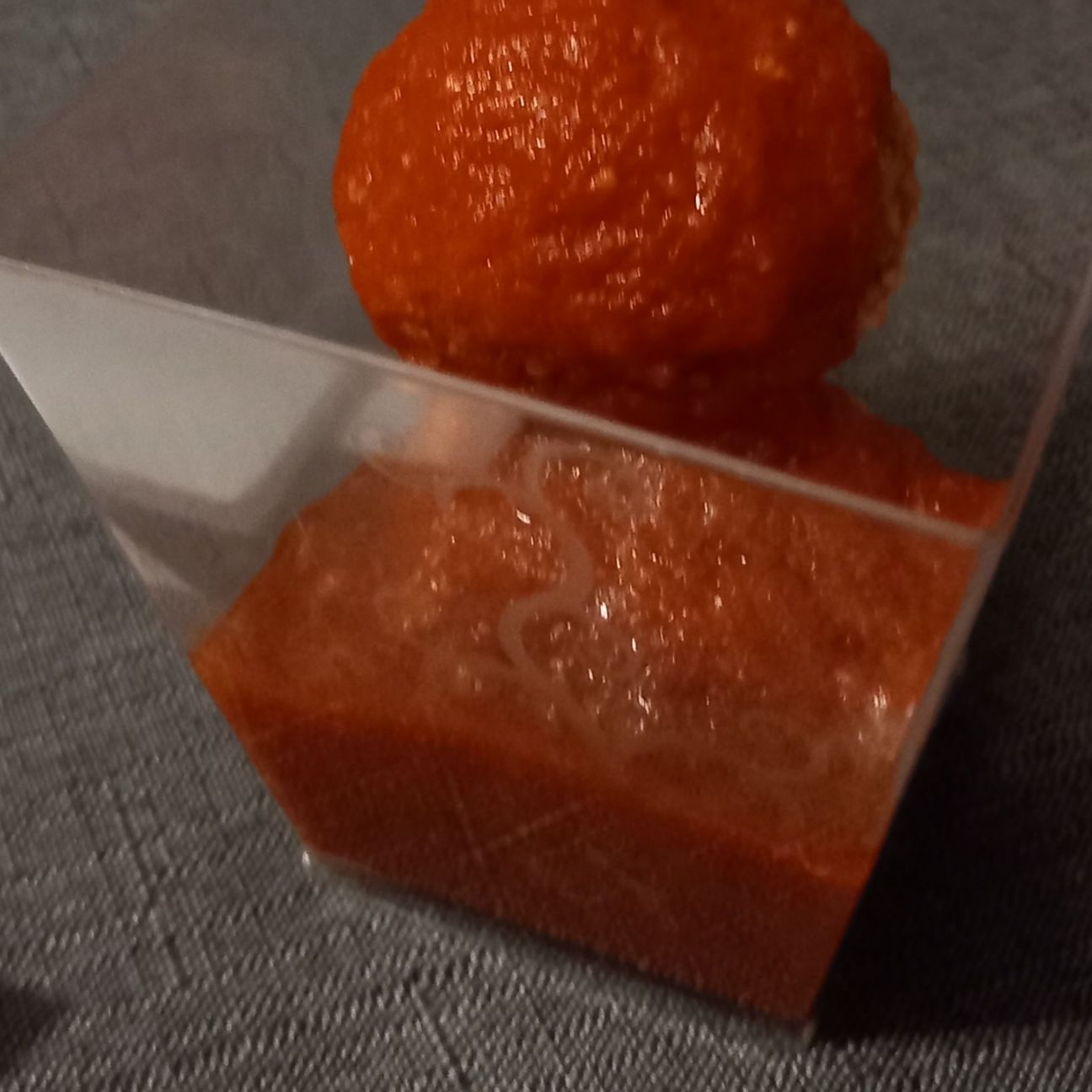 Polpette cacio e pepe in rosso