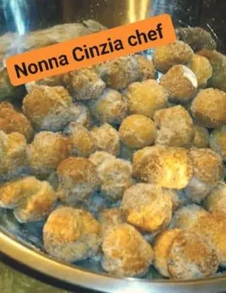 Ricetta Castagnole di carnevale di @nonnacinziachef