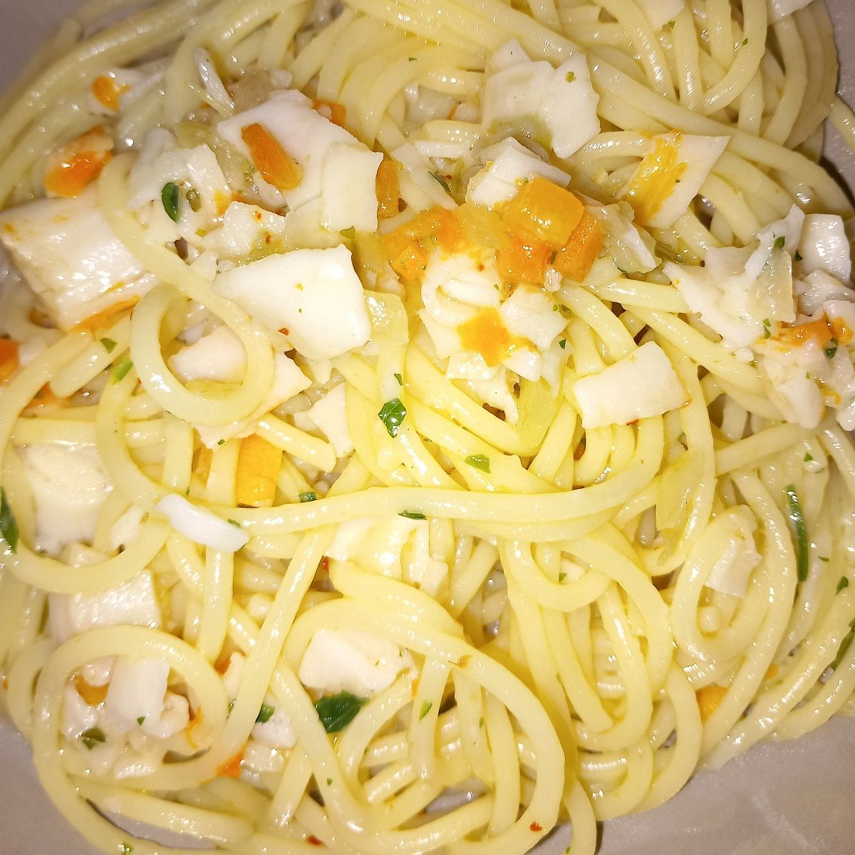 Spaghetti soffritto e surimi