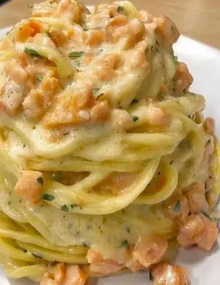 Ricetta Spaghetti con crema di parmigiano e salmone di katiacusano3