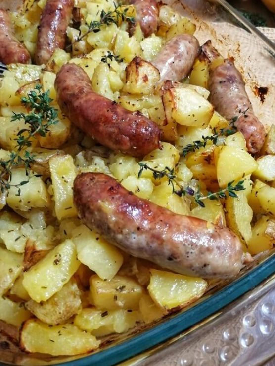 Salsicce e patate al forno