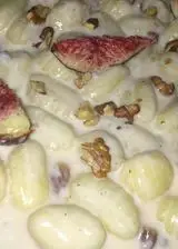 Ricetta Gnocchi con crema di Gorgonzola,Noci sbriciolate e Fichi
