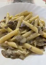 Ricetta Pasta ai funghi e pancetta con crema al parmigiano