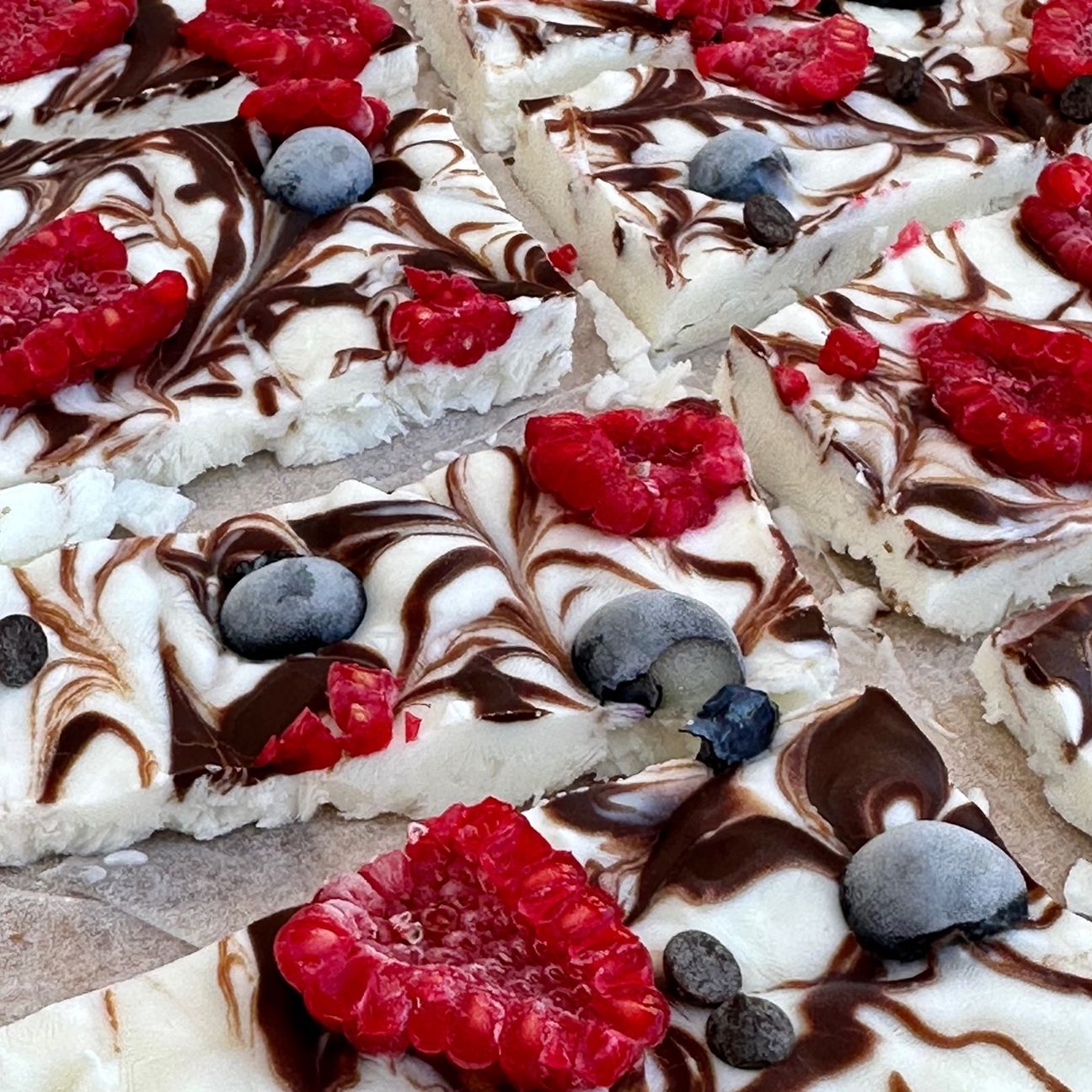 Frozen yogurt bark