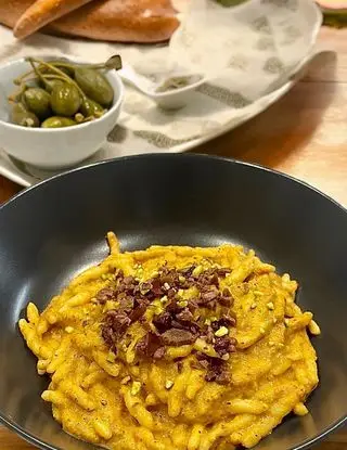 Ricetta Trofie con pesto di peperoni e pistacchi e battuto di olive taggiasche di taniago74