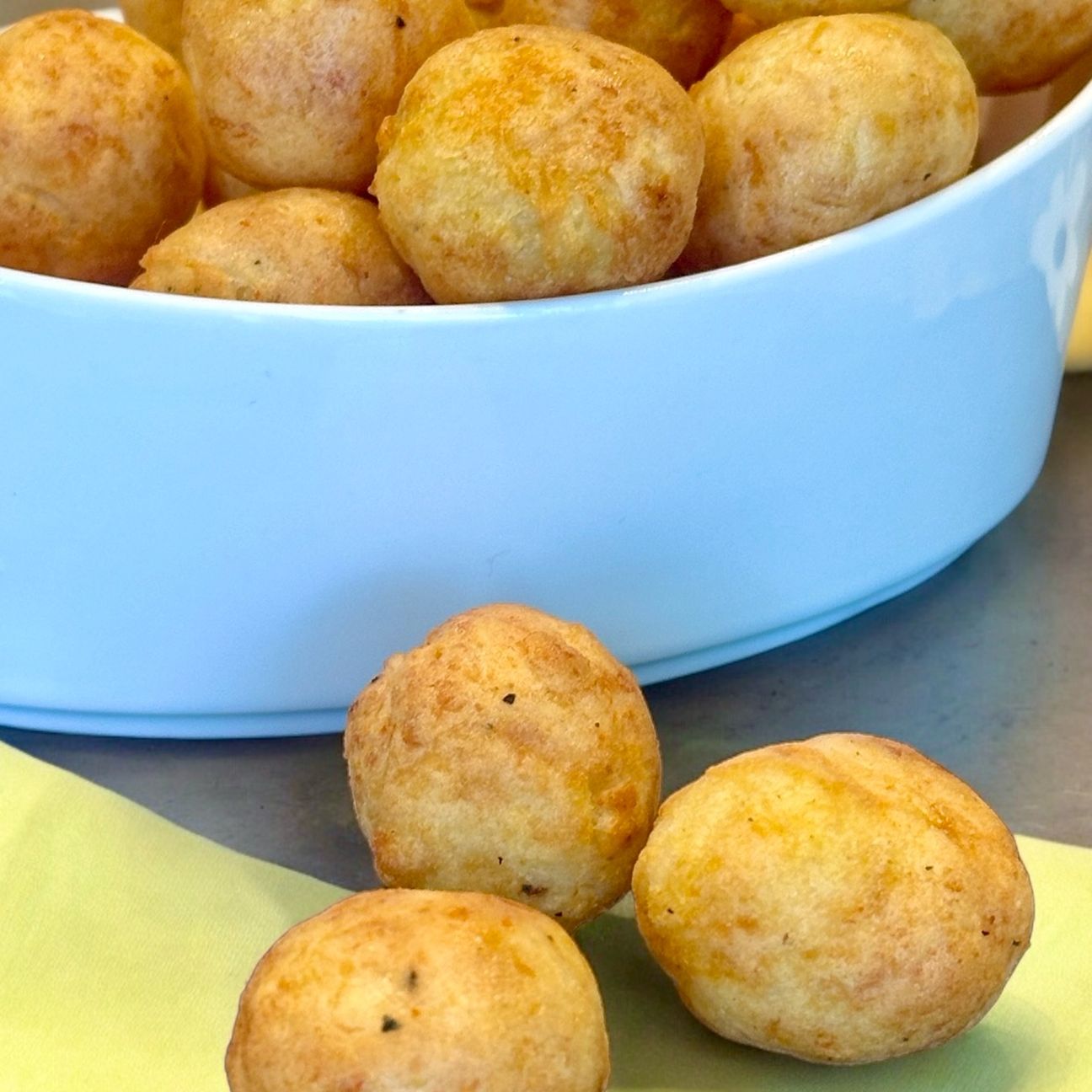 Palline di patate croccanti in friggitrice ad aria