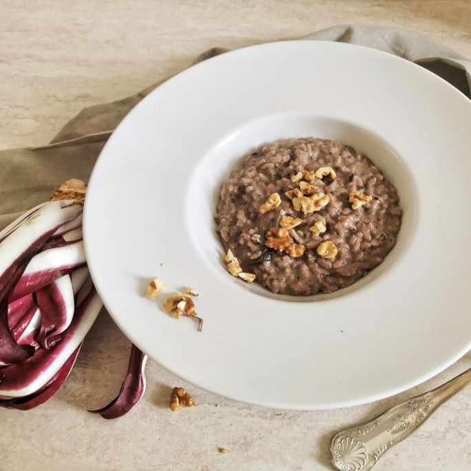 Risotto con pesto di radicchio e gorgonzola