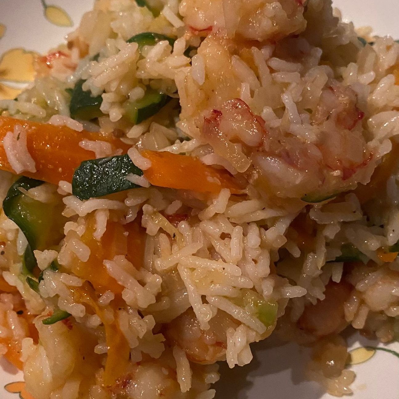 Riso basmati con code di gambero e verdure croccanti