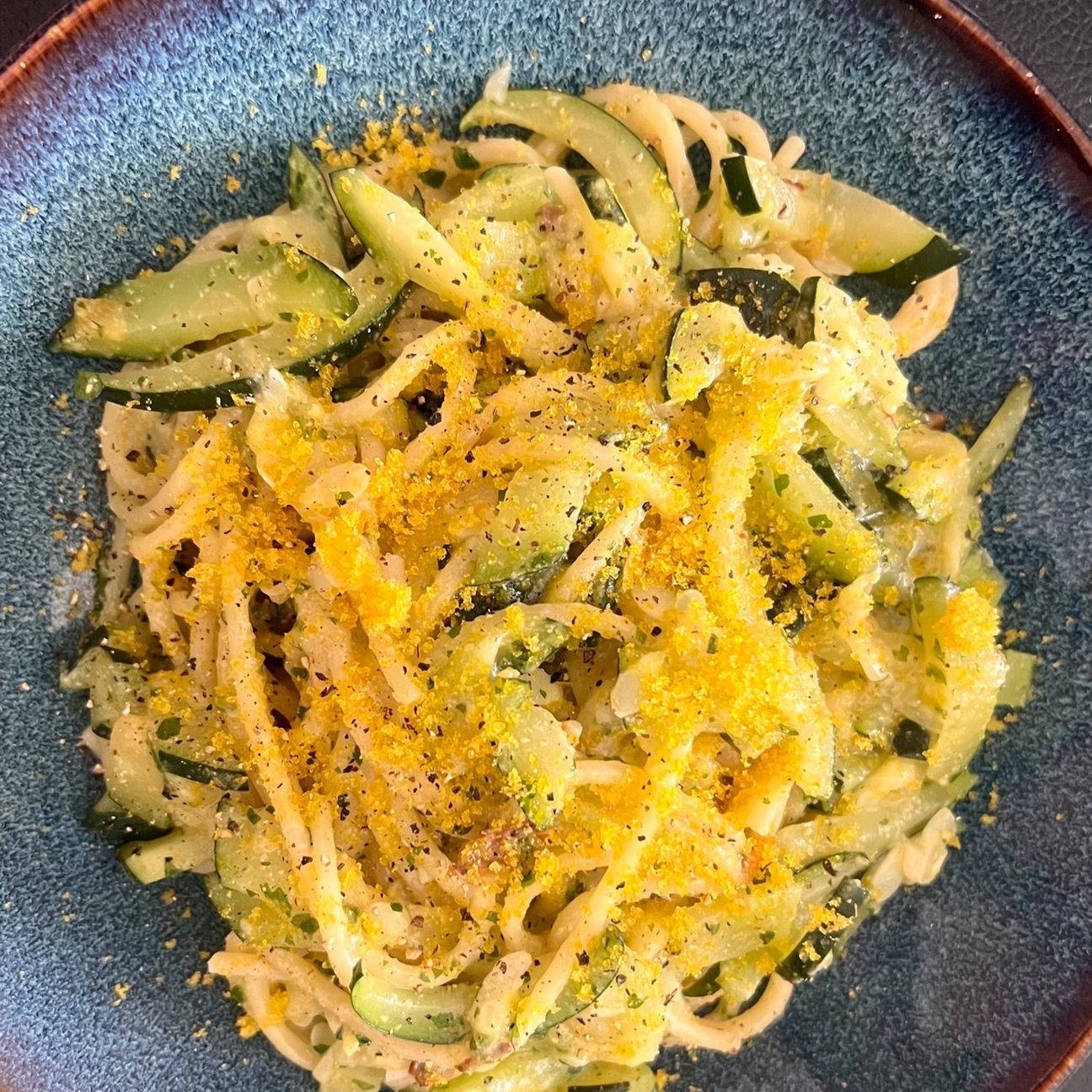 Spaghetti zucchine, bottarga e habanero chocolate