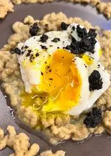 Ricetta Uovo poché al tartufo su crema di melanzane