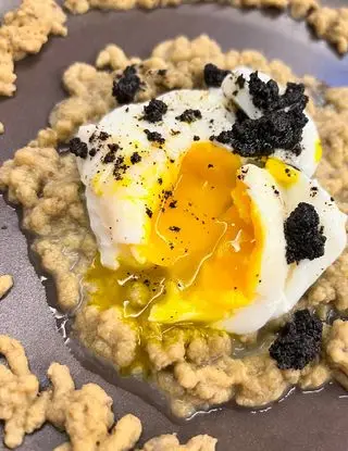 Ricetta Uovo poché al tartufo su crema di melanzane di ipasticcidililyeteo