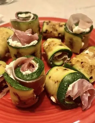 Ricetta Rotolini di zucchine, prosciutto crudo e formaggio spalmabile di Chiara_96