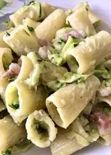 Ricetta Mezze maniche con zucchine, robiola e pancetta